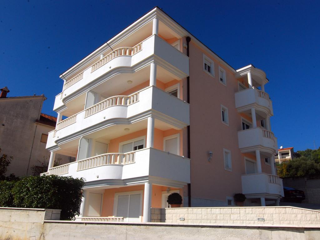 Apartments Barbara Trogir Exterior foto